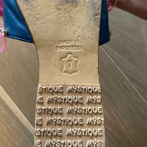 Mystique Sandals - Picture 3 of 4